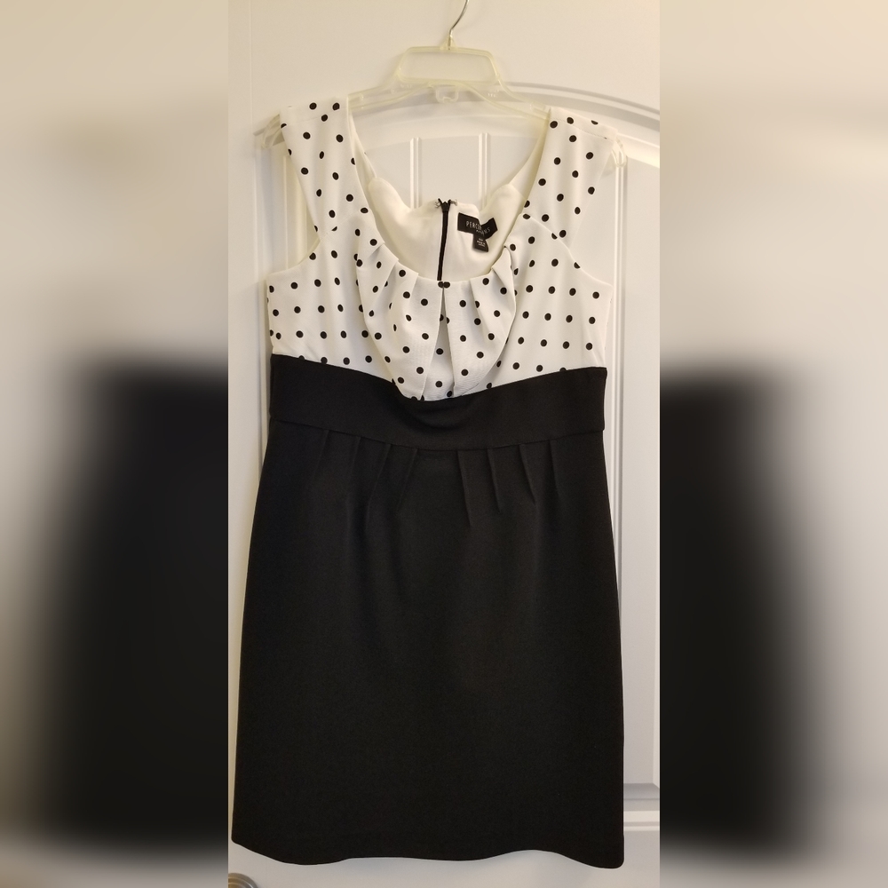 Perceptions back and white dress